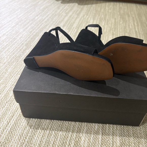 Elegant Black Wedge Sandals - Picture 2 of 3